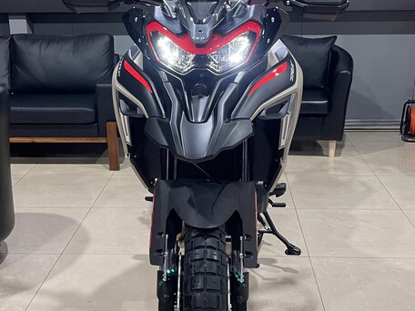 2026 Benelli TRK 702 X, бежевый, 789000 рублей, вид 3