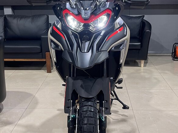 2026 Benelli TRK 702 X, бежевый, 789000 рублей - вид 2