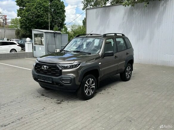 2026 Lada (ВАЗ) Niva Travel I Рестайлинг, коричневый, 1732000 рублей - вид 2