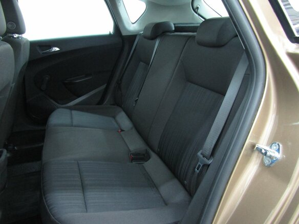 2012 Opel Astra J, бежевый - вид 11