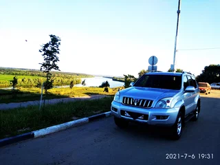 2007 Toyota Land Cruiser Prado 5-speed 120 Series Рестайлинг, серебристый, 1700000 рублей, вид 1