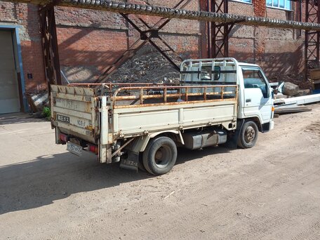 1994 Toyota Toyoace, белый, 1200000 рублей, вид 4