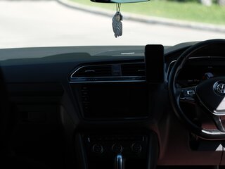 2018 Volkswagen Tiguan II, пурпурный, 1750000 рублей, вид 5