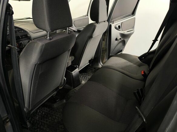 2015 Chevrolet Niva I Рестайлинг, серый, 570000 рублей - вид 10
