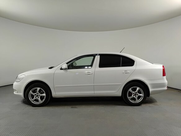 2013 Skoda Octavia II (A5) Рестайлинг, белый - вид 7