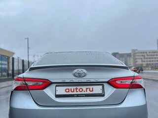 2018 Toyota Camry US Market VIII (XV70), серебристый, 2700000 рублей, вид 4