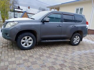 2011 Toyota Land Cruiser Prado 150 Series, серый, 2200000 рублей, вид 2