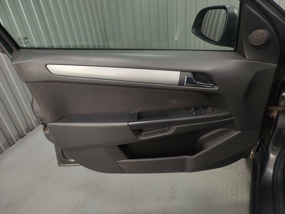 2011 Opel Astra H Рестайлинг, серый, 530000 рублей - вид 10