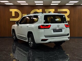 2026 Toyota Land Cruiser 300 Series, белый, 16081660 рублей, вид 4