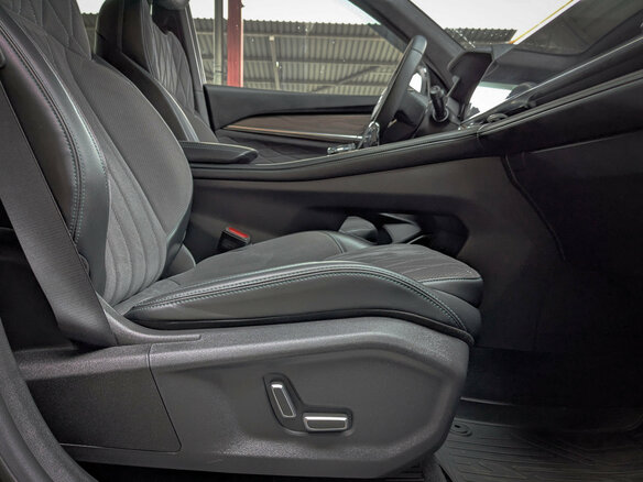 2025 Geely Monjaro I Рестайлинг, чёрный, 3749500 рублей - вид 16