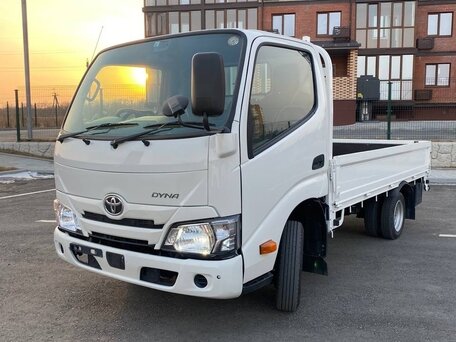 2022 Toyota Dyna, белый, 3500000 рублей, вид 1