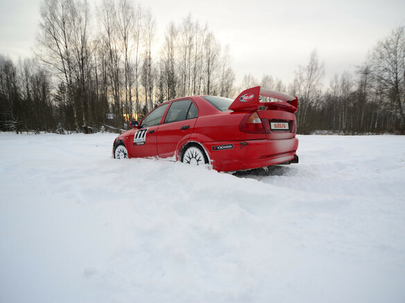 2000 Mitsubishi Lancer Evolution VI, красный - вид 2