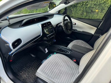 2019 Toyota Prius PHV ZVW52 Prime IV (XW50), белый, 1880000 рублей, вид 5