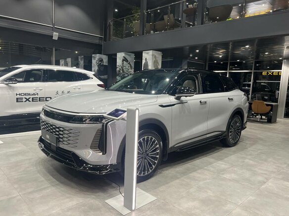 2025 Exeed RX, серый, 5460000 рублей - вид 6