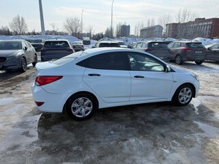2015 Hyundai Solaris I Рестайлинг, белый, 699000 рублей, вид 4