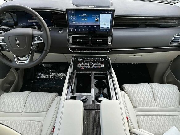 2024 Lincoln Navigator L IV, чёрный, 18853996 рублей - вид 8