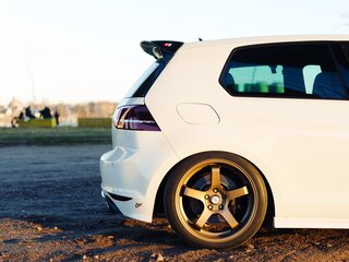 2014 Volkswagen Golf R VII, белый, 2390000 рублей, вид 4