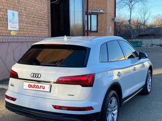 2021 Audi Q5 45 TFSI II (FY) Рестайлинг, белый, 5100000 рублей, вид 4