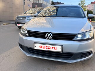 2013 Volkswagen Jetta VI, серебристый, 950000 рублей, вид 3