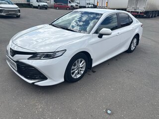 2021 Toyota Camry VIII (XV70), белый, 3100000 рублей, вид 1
