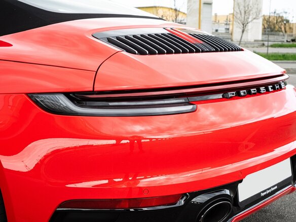 2019 Porsche 911 Carrera 4S VIII (992), красный - вид 22