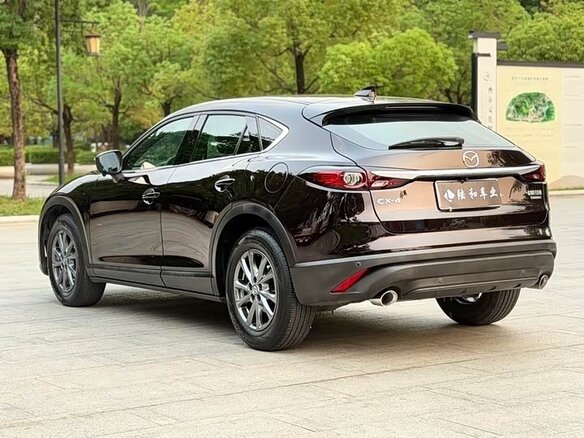 2024 Mazda CX-4 I Рестайлинг, чёрный, 1980000 рублей - вид 3