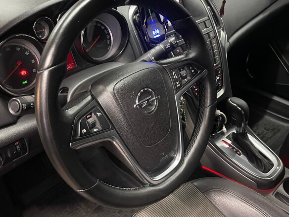 2011 Opel Astra J, белый, 850000 рублей - вид 16