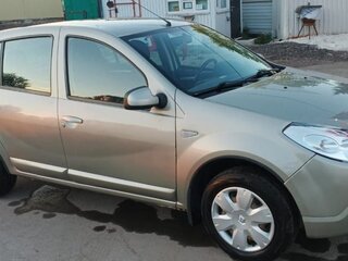 2011 Renault Sandero I, бежевый, 450000 рублей, вид 3