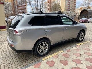 2013 Mitsubishi Outlander III, серебристый, 2000000 рублей, вид 2