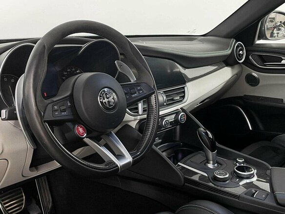 2017 Alfa Romeo Giulia Quadrifoglio II (952), чёрный - вид 18
