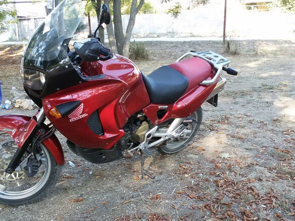 1999 Honda XL1000V Varadero, красный - вид 2