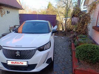 2020 Peugeot 2008 II, белый, 2350000 рублей, вид 2