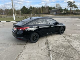 2021 Hyundai Solaris II Рестайлинг, чёрный, 1350000 рублей, вид 2