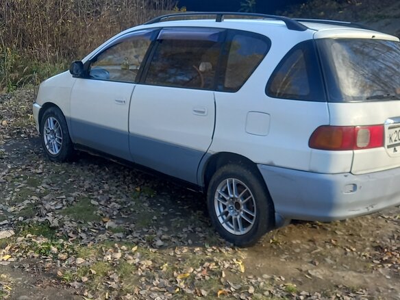 1998 Toyota Ipsum I (M10), белый, 350000 рублей - вид 7