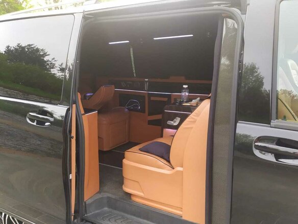 2023 Mercedes-Benz V-Класс Extra Long 300 d экстра длинный III (W447) Рестайлинг, чёрный, 15500000 рублей - вид 6