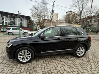 2020 Volkswagen Tiguan II, чёрный, 2900000 рублей, вид 4