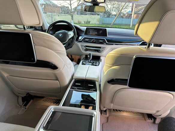 2016 BMW 7 серии 750i xDrive VI (G11/G12), коричневый, 5200000 рублей - вид 15