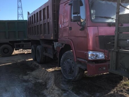 2007 Sinotruk Howo A5, красный, 1500000 рублей, вид 4