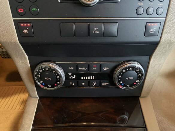 2010 Mercedes-Benz GLK-Класс 220 CDI I (X204), коричневый, 1580000 рублей - вид 23