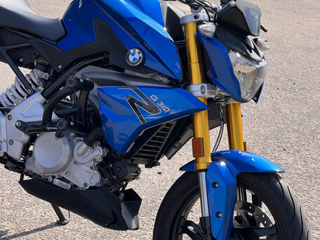 2018 BMW G 310 R, синий, 388371 рублей, вид 4