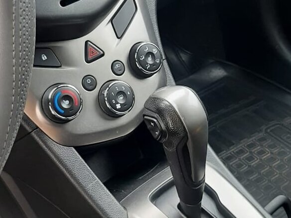 2012 Chevrolet Aveo II, чёрный, 700000 рублей - вид 11