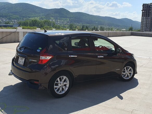 2018 Nissan Note e-Power II Рестайлинг, коричневый, 1515000 рублей - вид 9
