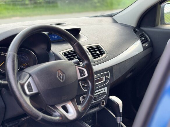 2010 Renault Fluence I, синий - вид 6