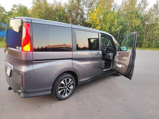 2015 Honda Stepwgn V, серый, 1850000 рублей, вид 3