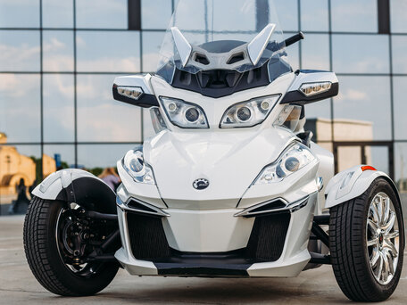 2015 BRP Can-Am Spyder, белый, 1519625 рублей, вид 4
