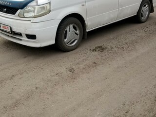 2001 Nissan Serena II (C24), белый, 495000 рублей, вид 2