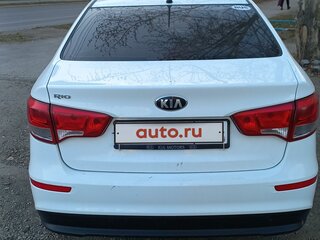 2017 Kia Rio III Рестайлинг, белый, 999999 рублей, вид 4