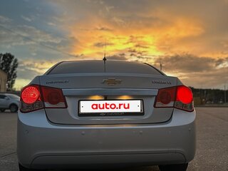 2011 Chevrolet Cruze I, серебристый, 880000 рублей, вид 3