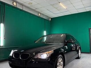 2004 BMW 5 серии 525i V (E60/E61), чёрный, 600000 рублей, вид 1
