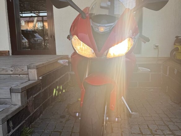 2014 Triumph Daytona 675, красный, 899000 рублей - вид 8